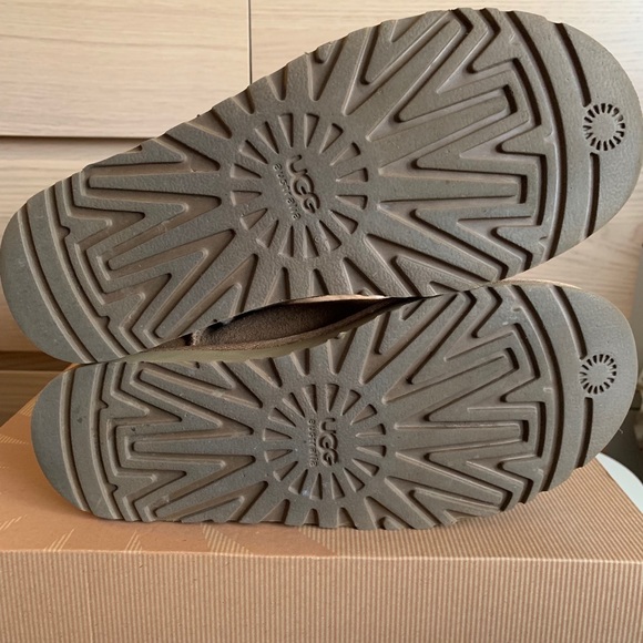 UGG Bailey Button Triplet/Chestnut/Size 7 *EUC - Picture 4 of 7